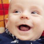 como mantener a tu bebé sonriendo
