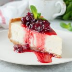 cheesecake con mermelada de frutos rojos
