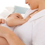 bebé con su mamá