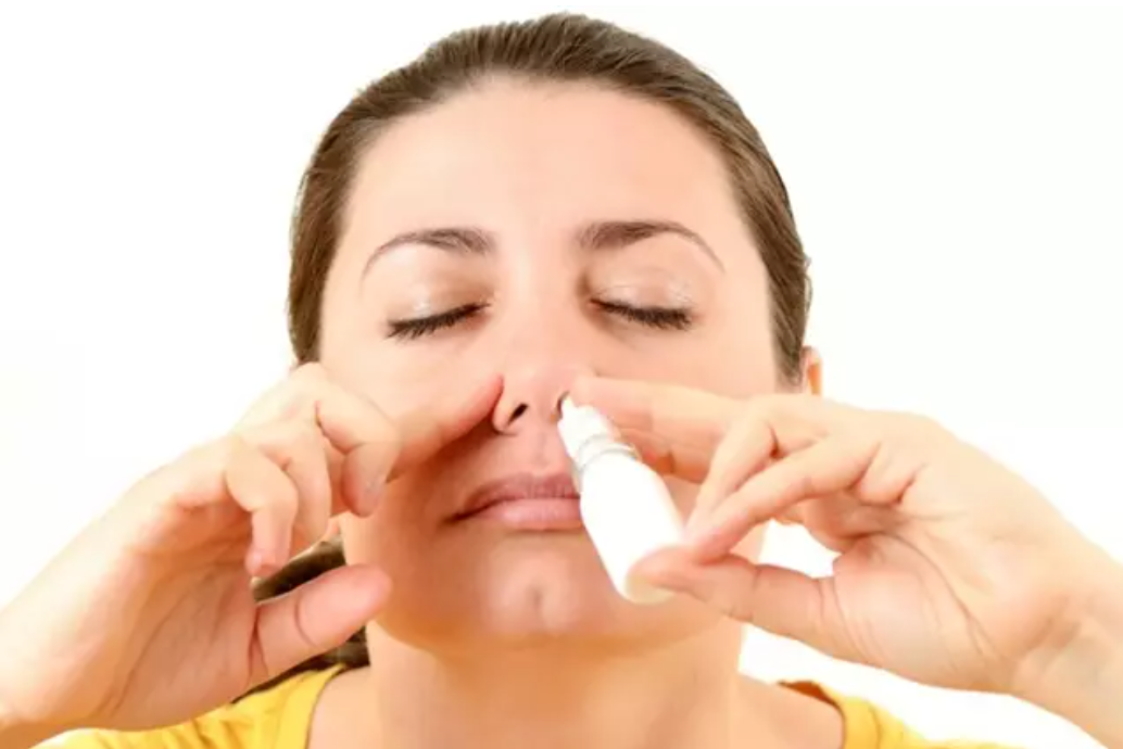 mujer con congestión nasal